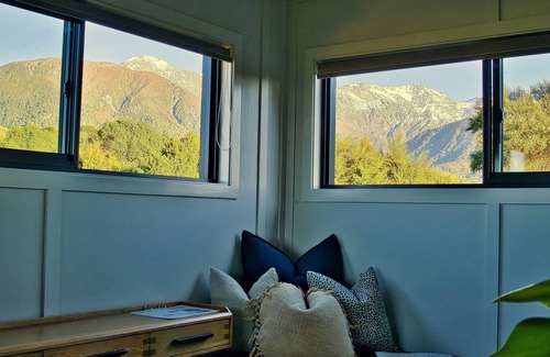 Hapuku Cottage | The Little Black House