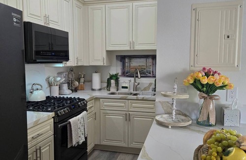 Lancaster Apartment | The Little Chateau