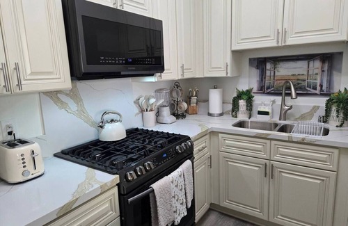 Lancaster Apartment | The Little Chateau