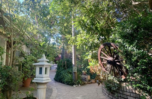 Stellenbosch Bed & Breakfast | The Little Hideaway Guesthouse