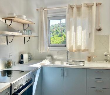 Oxilithos Villa | The Little House by the Sea