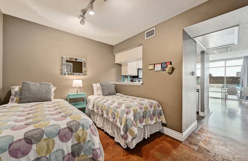 Downtown Austin Apartment | The Littlefields by Lodgewell | Amazing Views | B8