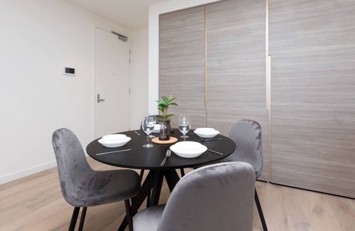 Footscray Apartment | The lively City 2bed 2 bath APT @Footscray