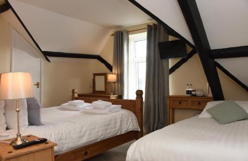 Builth Wells Hotel | The Llanelwedd Arms Hotel
