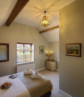 Cannock House | The Lodge a beautiful barn conversion with 3 ensuite bedrooms on the edge of Cannock Chase