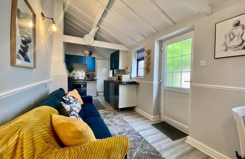 Milwich Cabin | The Lodge at Pickford House NEC and B'Ham Airport