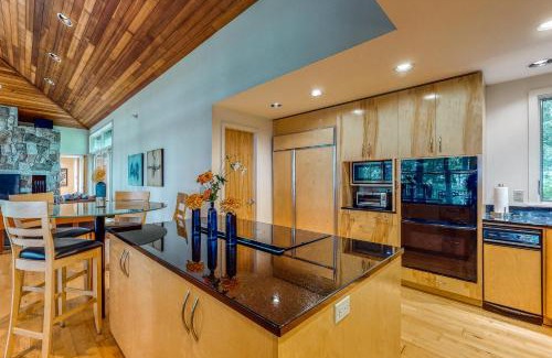 Kittery Point House | The Lodge at Seapoint Beach