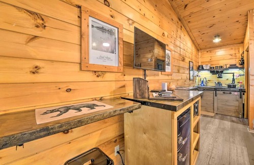 Bryson City Cabin | The Lodge Nantahala River. Bryson city, North Carolina. Suite #6