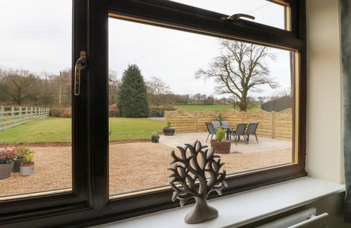 Crich Cottage | THE LODGE, with open fire in Wirksworth