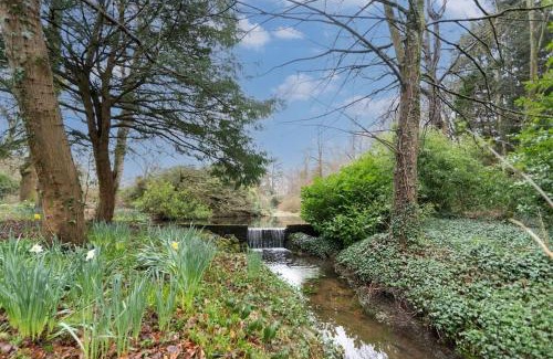 Llanvair Kilgeddin Apartment | The Loft at Goytre Hall