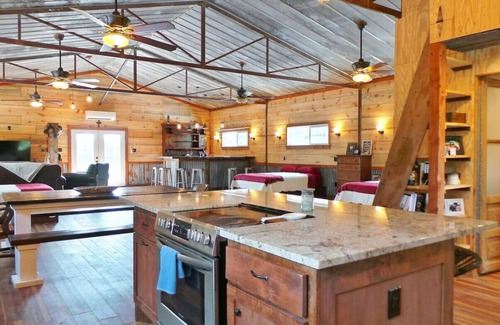 Bryan Apartment | The Loft at Lucky Eagle~Aggieland Vacation Rentals