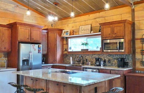 Bryan Apartment | The Loft at Lucky Eagle~Aggieland Vacation Rentals