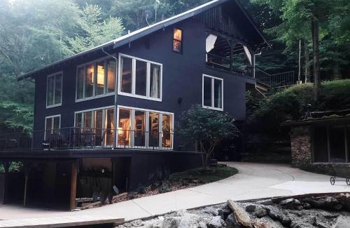 Hickman House | The Loft at Old Falls