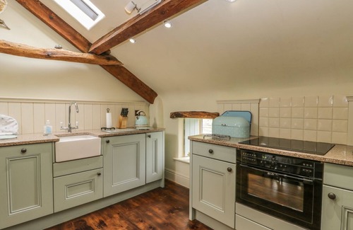 Staintondale Cottage | THE LOFT, luxury holiday cottage, with a garden in Staintondale