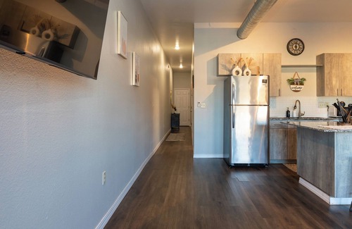 Chelsea Apartment | The Loft on Main. Cozy 2-bedroom apartment in Chelsea with all the amenities.