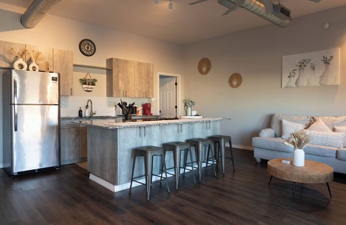 Chelsea Apartment | The Loft on Main. Cozy 2-bedroom apartment in Chelsea with all the amenities.