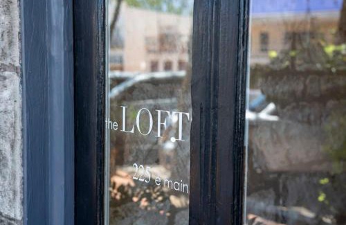 Fredericksburg Hotel | The Loft on Main St loft with balcony views