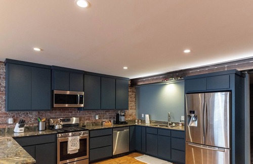 Rogers Apartment | The Loft on the Bricks