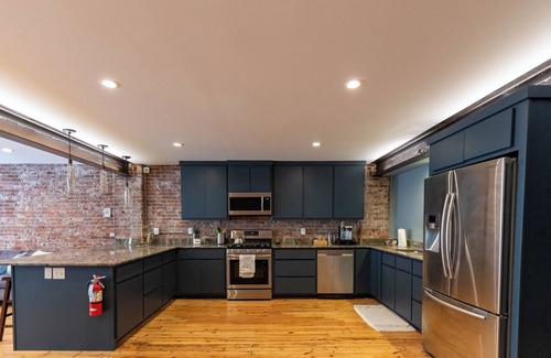 Rogers Apartment | The Loft on the Bricks