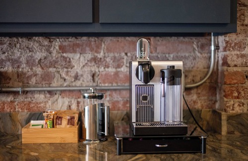 Rogers Apartment | The Loft on the Bricks
