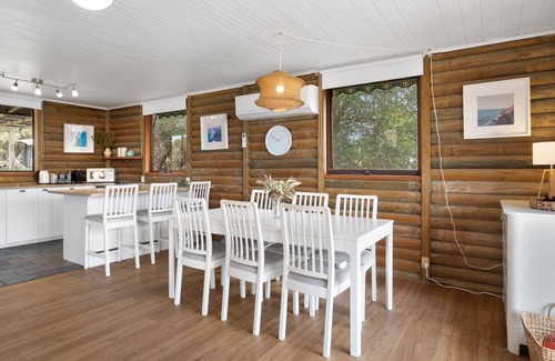 Second Valley House | The Log Cabin - 2 Scenic View Drive, Second Valley