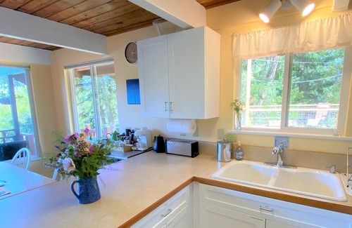 Anacortes House | The Long Bay Cabin with View and Sauna on Guemes Island