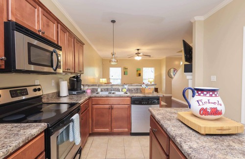 Oxford House | The Lookout at Enclave by Apex Short Term Stays