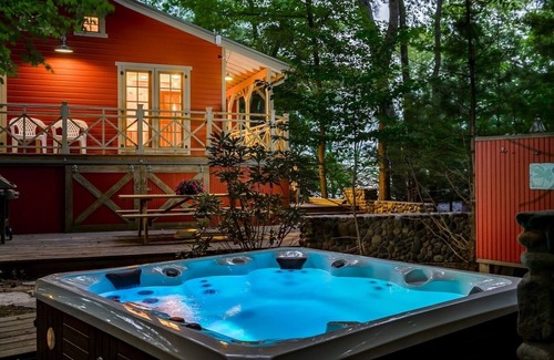 Saugatuck Cottage | The Lookout Cottage at Treetops by Lakewood Lux