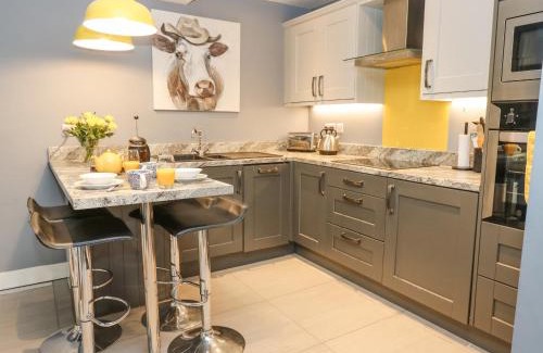 Hepworth Apartment | The Lookout