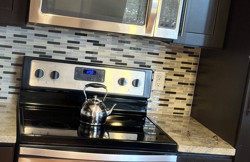 Greenway Plaza-Upper Kirby Condo | THE LOVE ME SUITE UPPER KIRBY HOUSTON GETAWAY