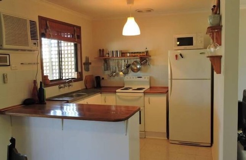 Tiddy Widdy Beach House | The "Love Shack" A Quiet Pet Friendly Home