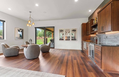 Mayhew House | The Luxe Barn Summary