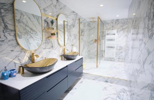 Cerdanyola del Valles Apartment | The Luxe Haven