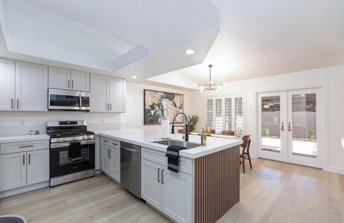 Silverado Ranch House | The Luxe Near the Strip w/Game Room and PS5!