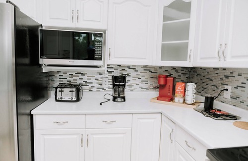 Southeast Edmonton House | The Luxury House- 5 star Homestay