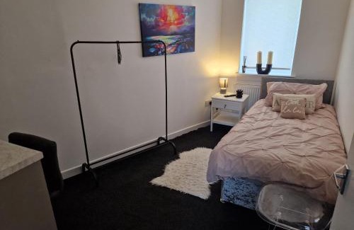 Shotts Apartment | The M Rooms at 144