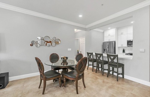 Crestwynd Bay Condo | The Magical Dream Getaway | Top Floor Oversized Condo with Kids Bedroom