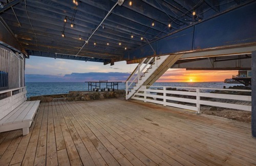 Los Angeles County House | The Malibu Grotto Property