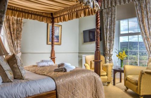 Crickhowell Hotel | The Manor Hotel