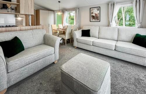 Glenesk House | The Manor Retreat