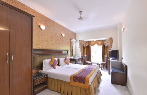 DLF City House | The Maple Leaf DLF Cyber City