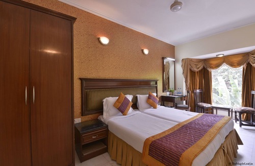 DLF City House | The Maple Leaf DLF Cyber City