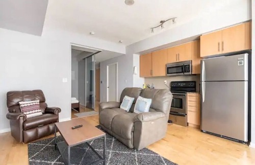 Central Waterfront Condo | The Maple Loft