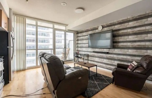 Central Waterfront Condo | The Maple Loft