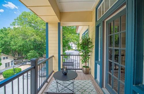 Marietta Apartment | The Marietta Square Manor