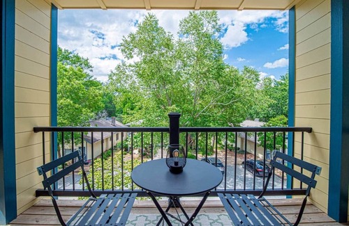 Marietta Apartment | The Marietta Square Manor