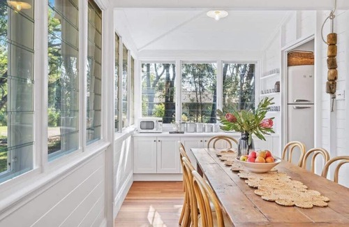 Callala Bay House | 'The Mariner' Waterfront Beach House with Hot Tub