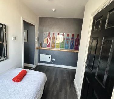 Liverpool Hotel | The Marlborough House