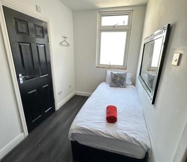 Liverpool Hotel | The Marlborough House