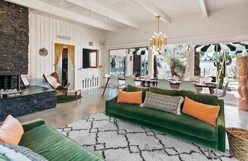 Warm Sands House | The Marley Hotel Room 4 by AvantStay | Classic Palm Springs Suite w Pool&Hot Tub